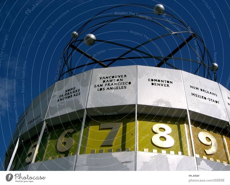 the time is flying ... #1 Uhr Zeit Alexanderplatz Berlin-Mitte Amerika Ziffern & Zahlen Weltzeituhr Bekanntheit Skulptur skulptural Stahlkonstruktion