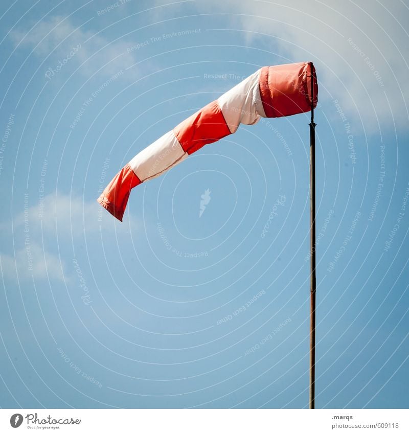 Wenn der Wind weht Natur Himmel Wolken Windsack Windrichtung Windgeschwindigkeit einfach Verkehr Farbfoto Außenaufnahme Menschenleer Textfreiraum links