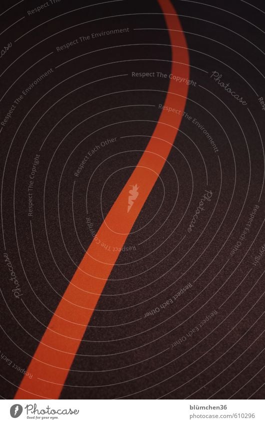 Linienführung Straße Verkehrszeichen Verkehrsschild Schilder & Markierungen Markierungslinie einfach einzigartig grau orange Strukturen & Formen geschwungen