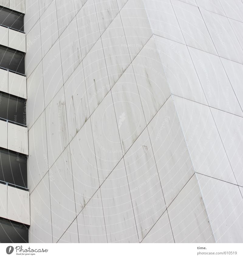 Billsteeder Pladde Haus Hochhaus Bauwerk Architektur Mauer Wand Fassade Balkon Fenster Oberfläche Oberflächenstruktur Linie bedrohlich eckig kalt trist Stadt