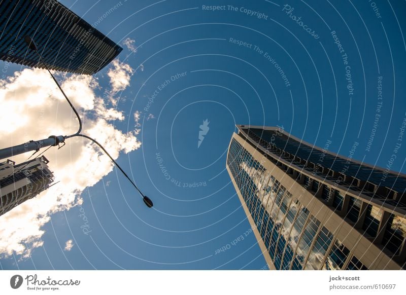 skyscraper city Städtereise Himmel Wolken Queensland Hochhaus Architektur Fassade hoch modern Klima Straßenbeleuchtung gegenüber Gedeckte Farben