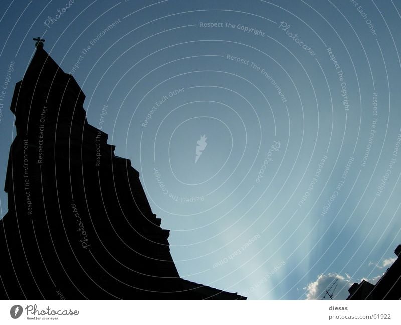 Erleuchtung Sonnenstrahlen Wolken Kirchturm Licht Christentum Religion & Glaube Katholizismus Himmel Rücken Turm blau Architektur