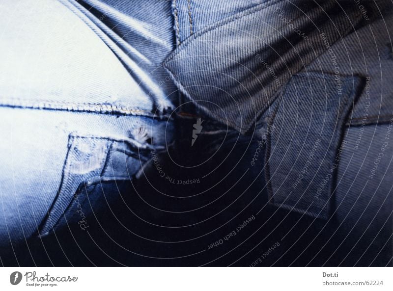 geflickte Jeans analog Farbfoto Innenaufnahme Nahaufnahme Detailaufnahme Strukturen & Formen Textfreiraum links Textfreiraum rechts Textfreiraum oben