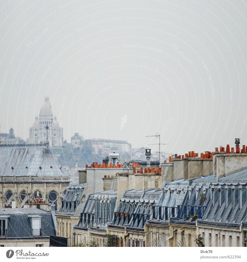 Ain't no sunshine over Paris Tourismus Sightseeing Städtereise Wolken Winter schlechtes Wetter Frankreich Stadt Hauptstadt Haus Kirche Basilika Dach Schornstein