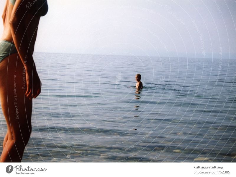 Baden im Baikalsee, Russland Sommer Bikini Badeanzug Badehose See Gesundheit Meer Blick Schwimmen & Baden Wasser baikalsee Freude Klarheit wellnes Himmel blau