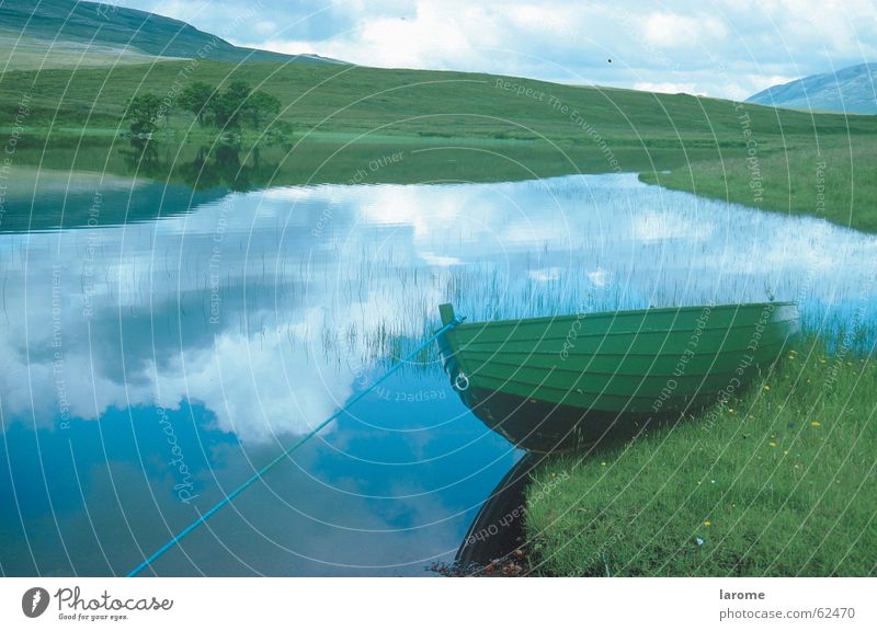 festgefahren Schottland Wasserfahrzeug Teich See Schottisches Hochlandrind Loch Niveau