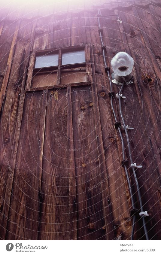 Außenbeleuchtung Fluß Wisla Holz Licht Fenster Europa Polen Kabel