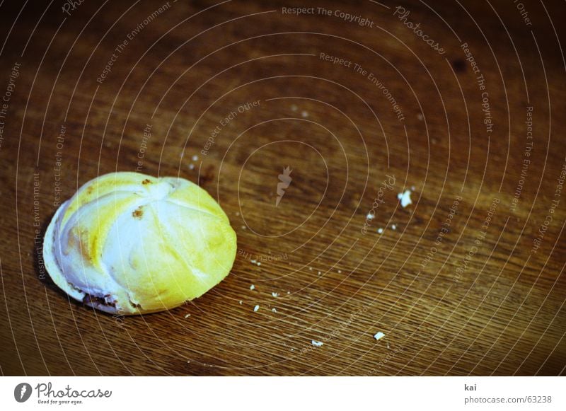 Guten Morgen 4 Brötchen Tisch Holz Frühstück Wochenende Ernährung Krümel Brotkrümel Holztisch