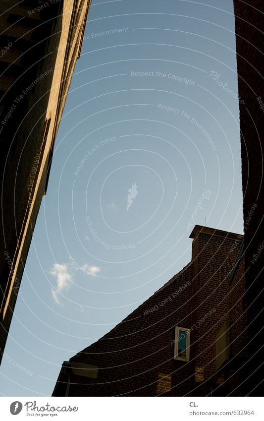 nices wölkchen Ferien & Urlaub & Reisen Ausflug Umwelt Himmel Wolken Schönes Wetter Stadt Haus Gebäude Architektur Mauer Wand Fassade Fenster Ziel Zukunft