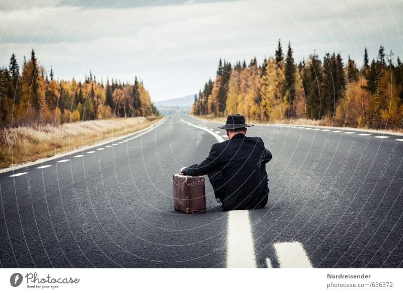 Müde.... Lifestyle Erholung ruhig Ferien & Urlaub & Reisen Abenteuer Ferne Freiheit Ruhestand Mensch maskulin Mann Erwachsene Männlicher Senior Leben Herbst