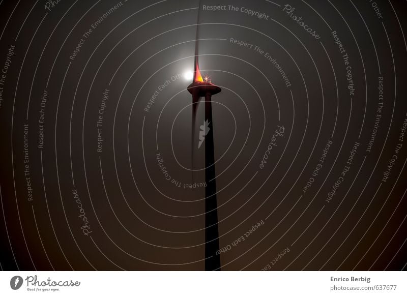 Windrad vor dem Mond Umwelt Natur Landschaft Himmel Nachthimmel Energie Kraft Erneuerbare Energie Farbfoto mehrfarbig Außenaufnahme Menschenleer Dämmerung