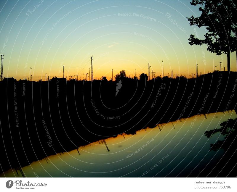 Bahnleitungen Sonnenuntergang Elektrizität Reflexion & Spiegelung Baum Eisenbahn