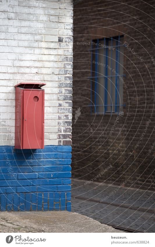 roter kasten. Landwirtschaft Forstwirtschaft Industrie Handel Mauer Wand Fassade Fenster Straße Wege & Pfade Schienenverkehr Gleise Kasten Stein Beton Metall