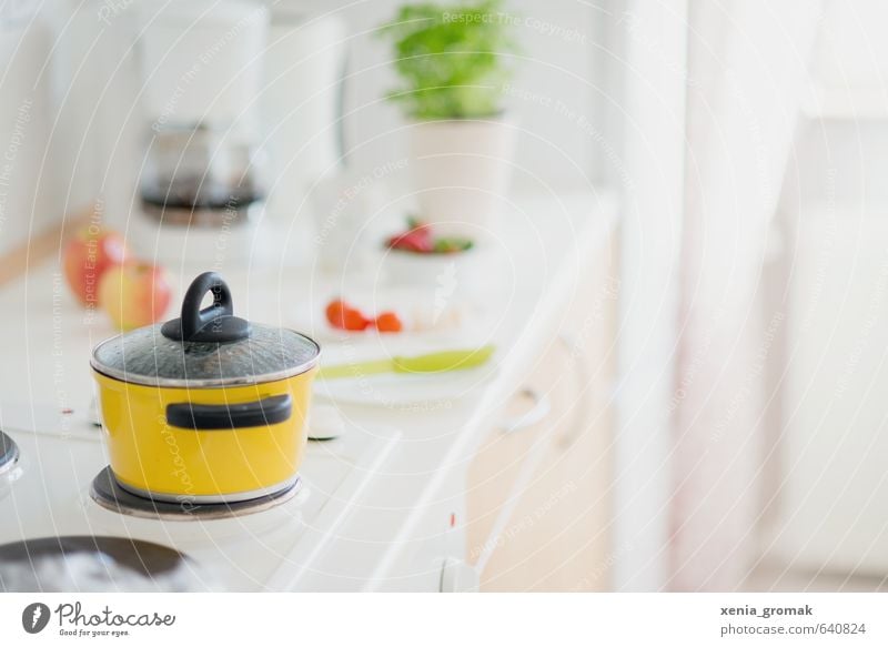 Frühstückszeit Lebensmittel Ernährung Mittagessen Abendessen Geschirr Teller Topf Essen ästhetisch retro Sauberkeit gelb weiß Gefühle Häusliches Leben