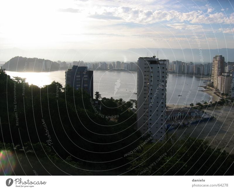 Brasilianischer Abend Brasilien Abenddämmerung São Vicente São Paulo Sonnenuntergang Meer Strand Hochhaus Gesellschaft (Soziologie) Südamerika Bucht bay ocean