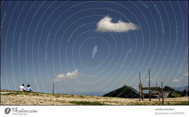 Überblick Wolken ruhig Pause Freizeit & Hobby Gedanke Luft Hoffnung langsam Himmel Ferne blau Paar hoch Berge u. Gebirge Freiheit genießen frei paarweise