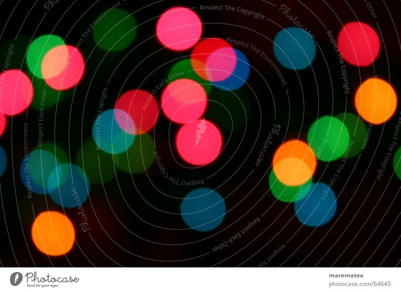 Die Lichter an! Unschärfe Lichtpunkt rosa gelb rot grün Nachtlicht dunkel Stimmung Lichterkette mehrfarbig durcheinander verteilen Zufall unregelmäßig Kreis