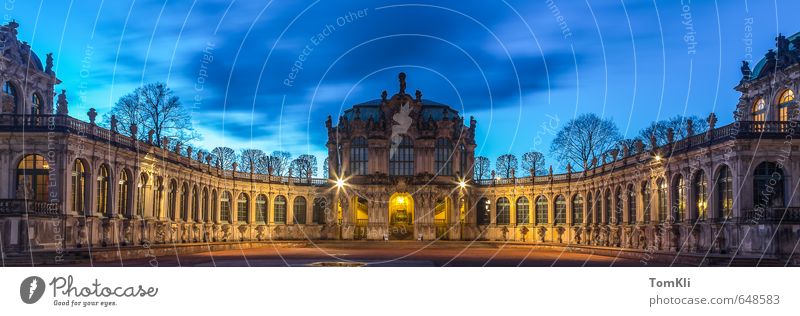 Dresdner Zwinger Hauptstadt Altstadt Burg oder Schloss Platz Architektur Fassade Sehenswürdigkeit Wahrzeichen Denkmal Kultur Dämmerung Dresden Sachsen