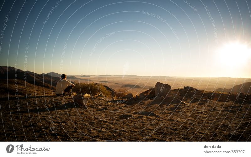 Sunset at the Namib Desert 1 Mensch Landschaft Erde Sand Wolkenloser Himmel Sonne Sommer Gras Hügel Felsen Berge u. Gebirge Gipfel Wüste beobachten Erholung