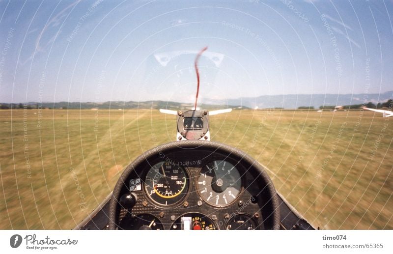 Start im Segelflugzeug Cockpit Segelfliegen Flugzeug gleiter Beginn Himmel