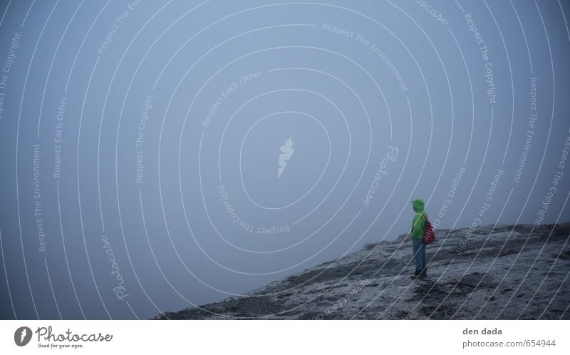 foggy view 1 Mensch Umwelt Natur Luft Herbst schlechtes Wetter Unwetter Nebel Berge u. Gebirge Velebit Kroatien Gipfel Outdoor entdecken frieren Blick wandern