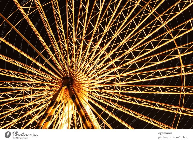 round n round Riesenrad Jahrmarkt Licht Nacht rund Langzeitbelichtung Feste & Feiern Beleuchtung Detailaufnahme