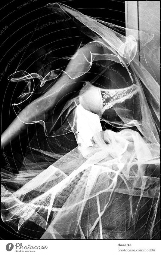 bride Gefühle wedding bw inside woman scary faceless