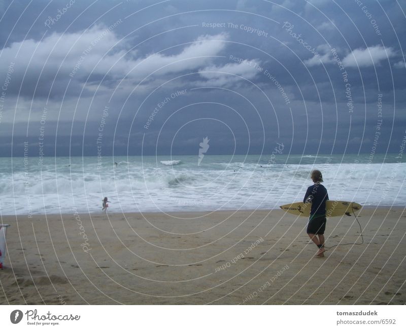 Surfen in Biarritz Brandung Strand Meer Wolken Extremsport Sand Sport Wasser