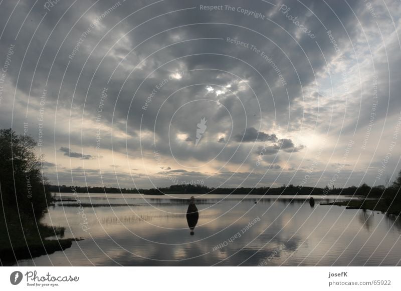 Abendstimmung auf dem Shannon River in Irland Abenddämmerung Wolken Regenwolken See Himmel Fluss Republik Irland Wasser