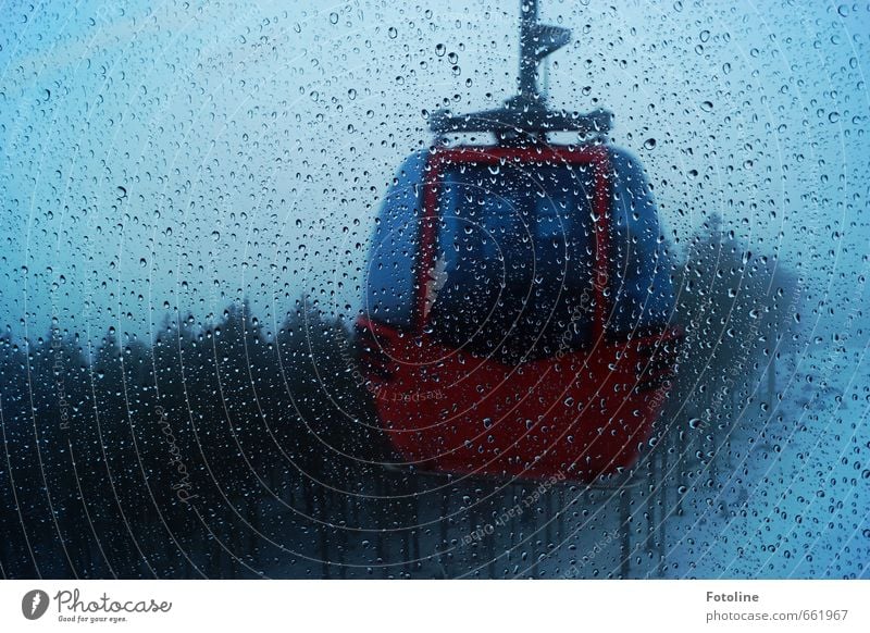 Winter war gestern Natur Landschaft Urelemente Wasser Wassertropfen Himmel Pflanze Baum Wald kalt nass blau rot Gondellift Seilbahn Farbfoto Gedeckte Farben