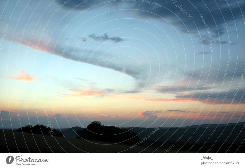 Sommerabend Wolken Sonnenuntergang Horizont Landschaft Abend Himmel blau Ferne