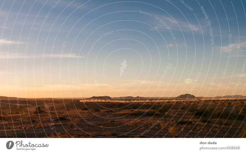 Safari Umwelt Natur Landschaft Sand Himmel Sommer Schönes Wetter Wüste Namib Namibia Afrika Menschenleer Autofahren Fahrzeug jeep Bewegung Unendlichkeit