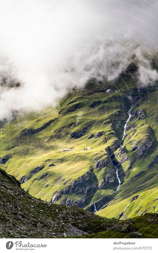 Der Berg ruft 01 Umwelt Natur Landschaft Urelemente Wolken Sommer Klima schlechtes Wetter Nebel Felsen Alpen Berge u. Gebirge Gipfel Gefühle Stimmung Wahrheit