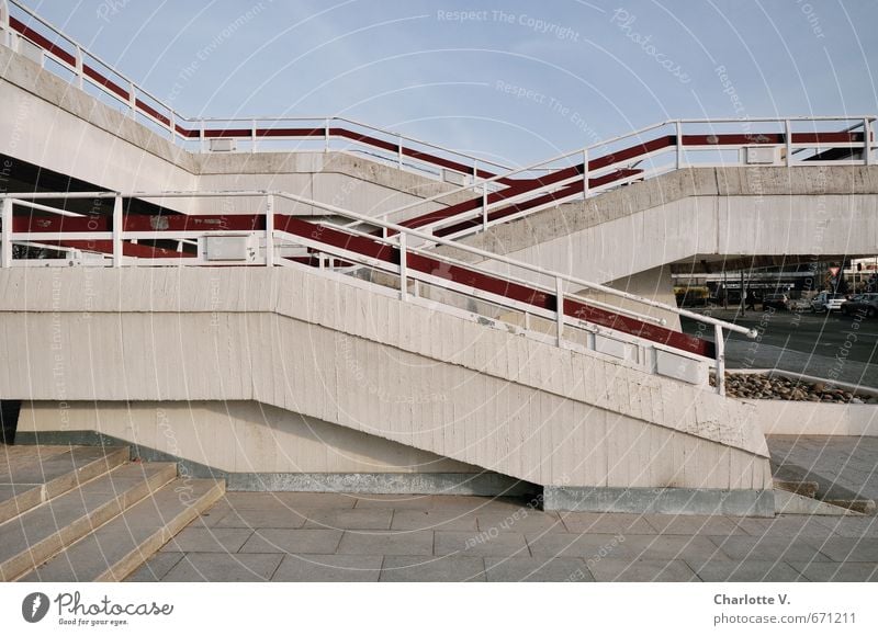 Treppauf, treppab Berliner Philharmonie Hauptstadt Bauwerk Architektur Treppe Beton eckig fest gigantisch hoch einzigartig retro trashig viele blau grau