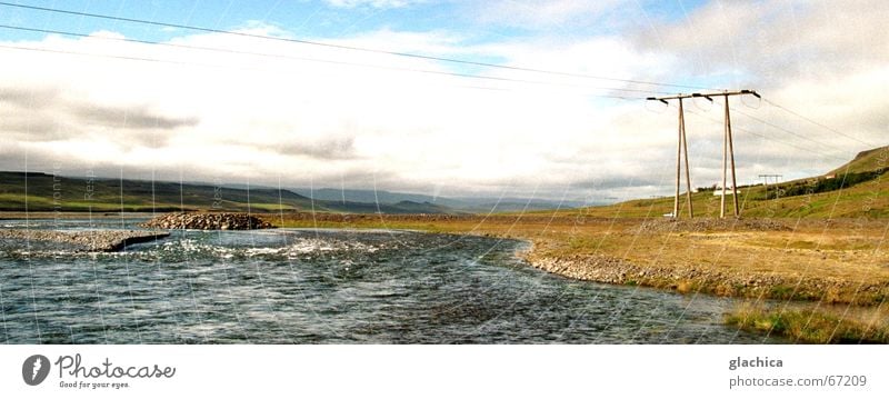 Heaven in Iceland Island Meer Elektrizität Gesellschaft (Soziologie) grau weiß Wolken Wellen Unendlichkeit Himmel Wasser Insel Landschaft blau Ferne water sea