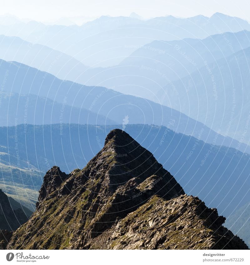 Höhe und Tiefe Bergsteigen Klettern Ferien & Urlaub & Reisen Ferne Sommer Berge u. Gebirge wandern Himmel Horizont Klima Schönes Wetter Felsen Alpen Gipfel