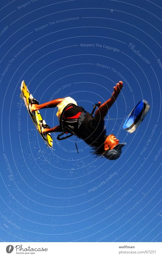 Kite Surfen Kiting Meer Sport extrem Surfbrett Hawaii Strand springen kiteboarding Drache Wind Funsport wolfman wolfgang kaufmann wk@ weshotu.com Extremsport