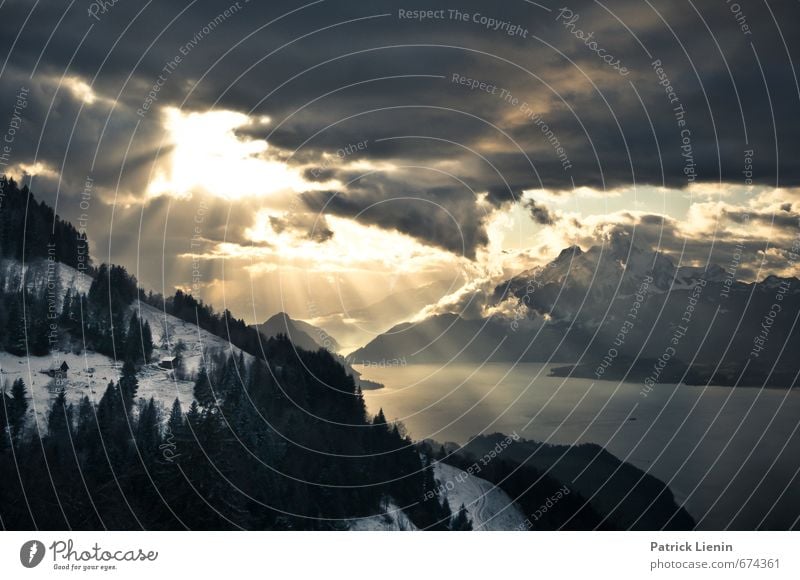 Erleuchtung Umwelt Natur Landschaft Urelemente Luft Wasser Himmel Wolken Gewitterwolken Sonnenlicht Winter Wetter schlechtes Wetter Unwetter Sturm Regen Schnee