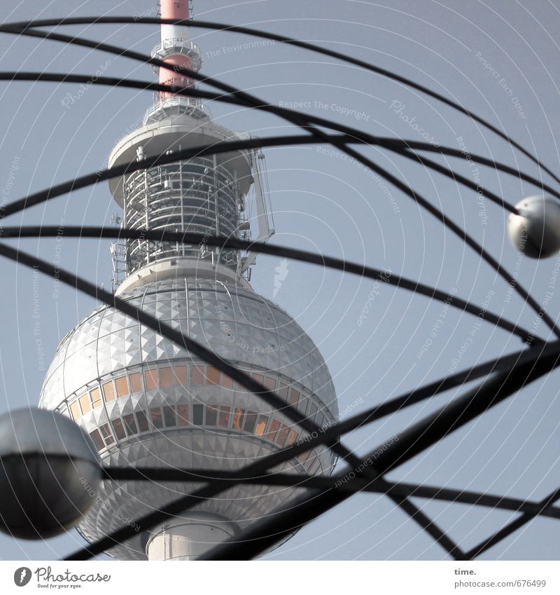 Zeitfenster Messinstrument Uhr Technik & Technologie Informationstechnologie Kunst Kunstwerk Skulptur nur Himmel Berlin Berliner Fernsehturm Weltzeituhr Turm