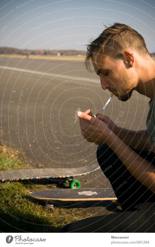 Ziggi Pause Sport Sportler maskulin Junger Mann Jugendliche Leben 1 Mensch 18-30 Jahre Erwachsene Erholung genießen sportlich eckig Coolness Leidenschaft