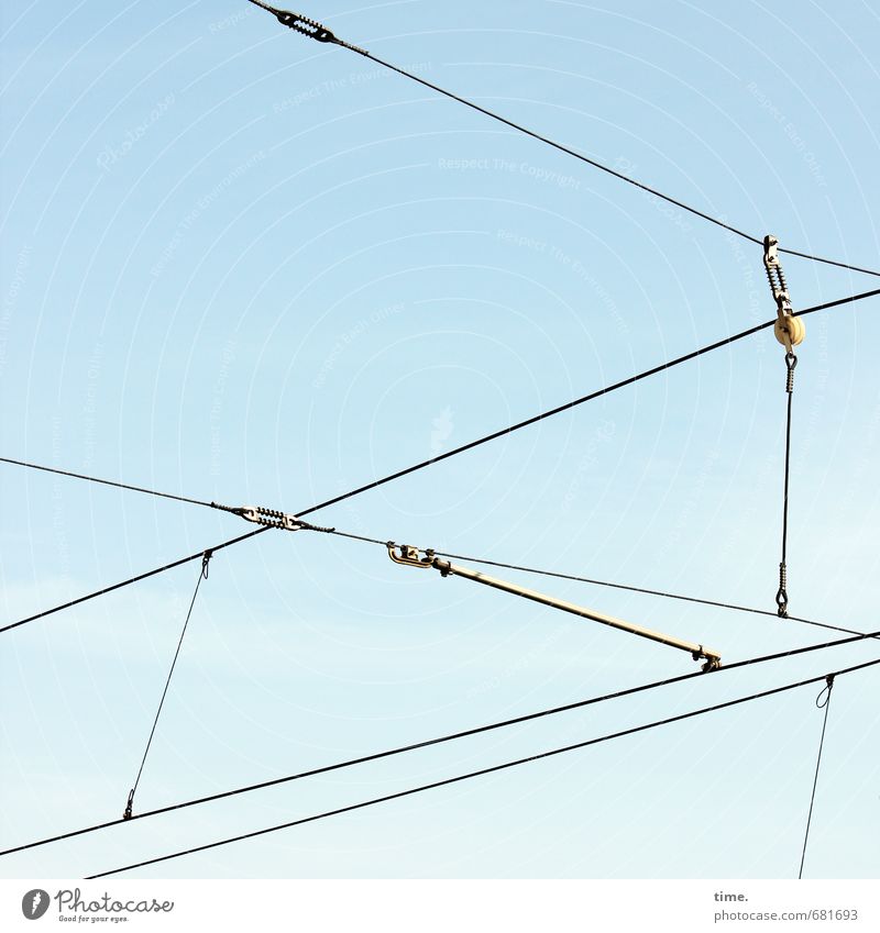 Leitungsebene (III) Technik & Technologie Energiewirtschaft Oberleitung Hochspannungsleitung Himmel Schönes Wetter Verkehr Verkehrsmittel Verkehrswege