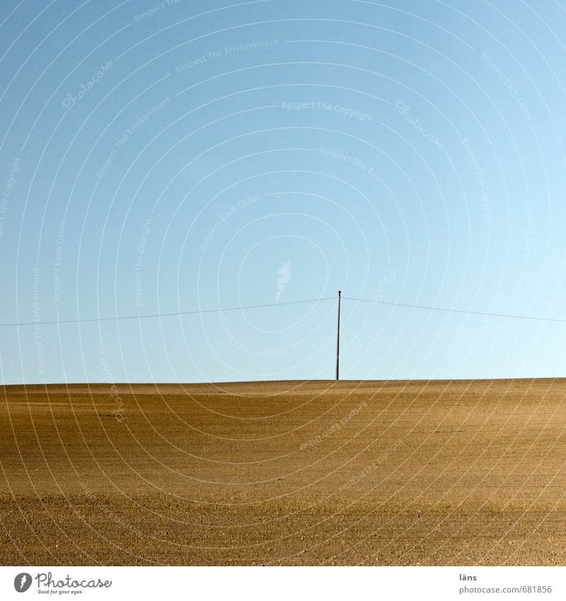 einfach so Umwelt Natur Landschaft Urelemente Erde Luft Himmel Wolkenloser Himmel Horizont Schönes Wetter trist blau braun Beginn anstrengen Genauigkeit nackt