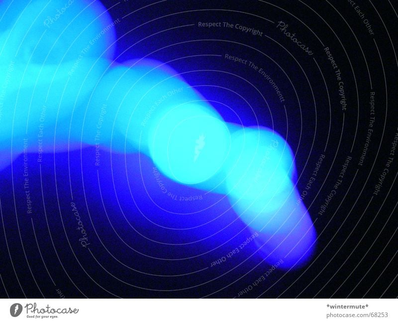 Lightning Licht Neonlicht dunkel abstrakt Ball Leuchtdiode Kugel Lampe blau Farbe mehrfarbig light Unschärfe Rolle dark Kontrast contrast abstraktion