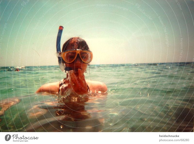 Ahoihoi Schwimmen & Baden tauchen Schnorcheln Meer Sonne Erholung Unbekümmertheit Ferien & Urlaub & Reisen Freude nass Wasser Taucherbrille Meerwasser blau