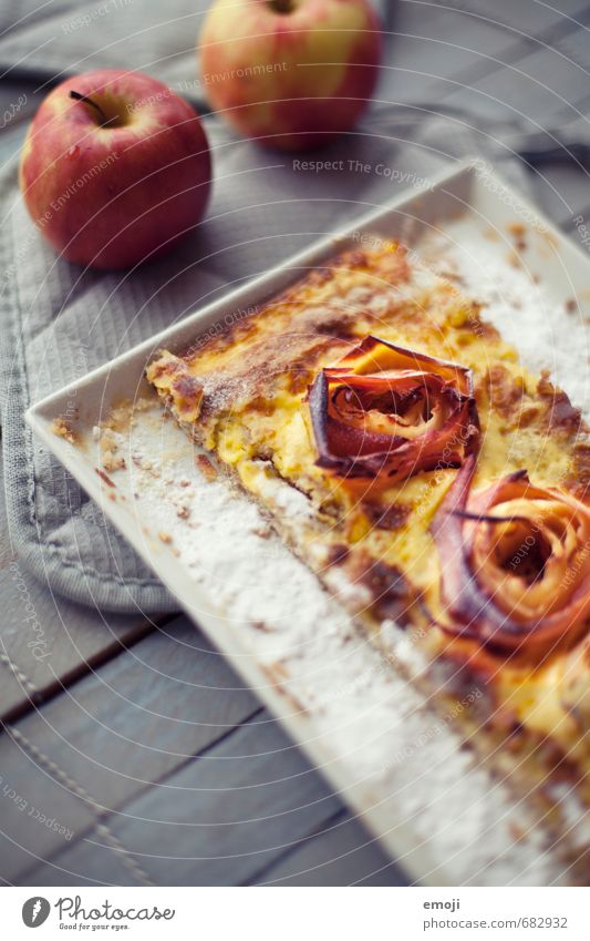 Äpfel-Rosen-Tarte Frucht Apfel Kuchen Dessert Süßwaren Ernährung lecker süß tarte Farbfoto Innenaufnahme Menschenleer Tag Schwache Tiefenschärfe