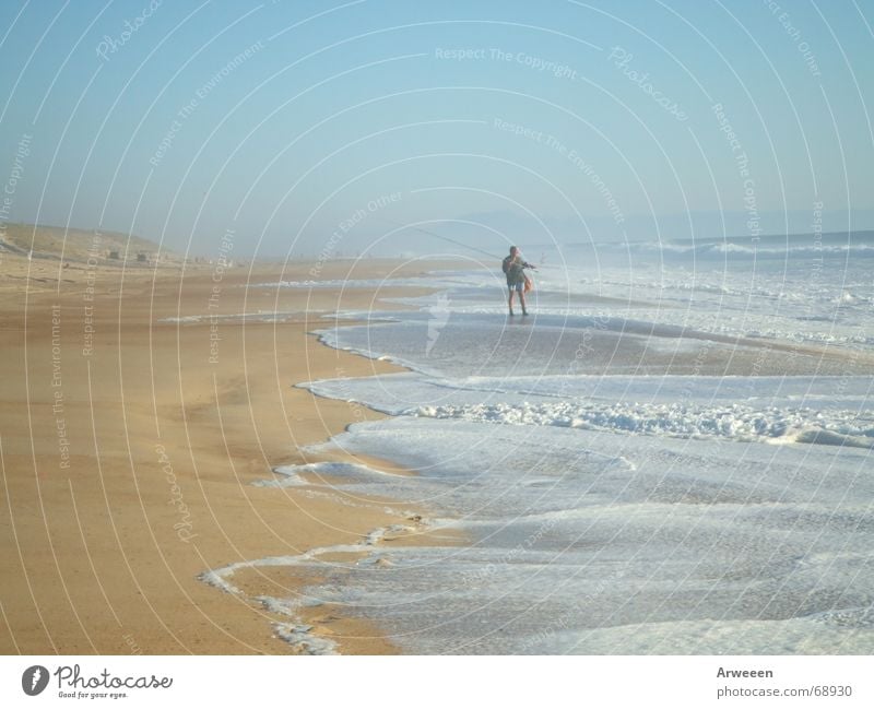 Angler am Meer Atlantik hell-blau Strand Sand Platz ruhig Rauschen Ferne vieux Wasser Himmel Stranddüne Freiheit Freude bedachtheit