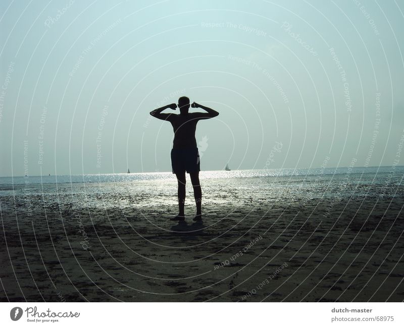 Hero Strand Niederlande Segelboot Held Sommer Schlick Mann Licht dunkel Meer Ferien & Urlaub & Reisen Sonne Körperhaltung Muskulatur Sand Schatten hell Wasser