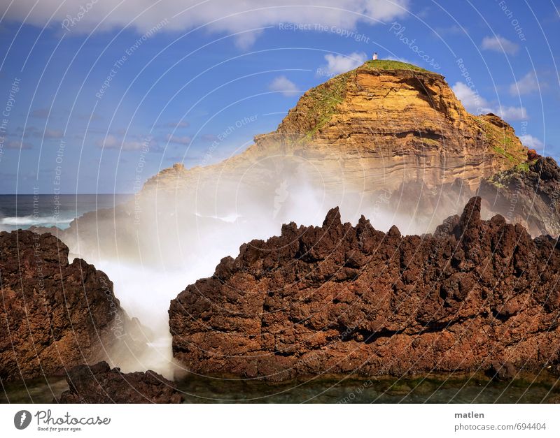 action Natur Landschaft Wasser Himmel Wolken Horizont Sonne Frühling Wetter Schönes Wetter Wind Felsen Berge u. Gebirge Wellen Küste Fjord Meer blau braun gelb