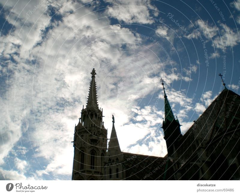 Stephan Basilika heilig Wolken Budapest Götter Klassizismus Kunstwerk Gebäude Kuppeldach Gotteshäuser Religion & Glaube Turm Sonne Himmel Elektrizität Ungar