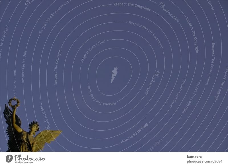 auch du, mein Sohn...? Lorbeer Luft luftig Kranz blau Himmel Engel Erfolg kämpfen fliegen